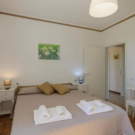 5 Bedroom Cozy In Casa de Férias