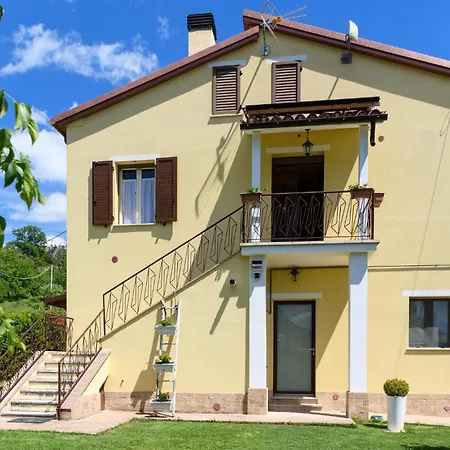 5 Bedroom Cozy In Montefalcone Appennino